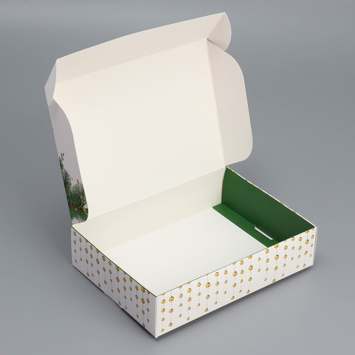 Коробка подарочная новогодняя складная &laquo;Чудеса случаются!&raquo;, 21 х 15 х 5 см, Новый год