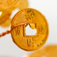 Сувенир "Денежное дерево в горшочке" 12 монет 9х3,7х3,7 см Сувенир "Денежное дерево в горшочке" 12 монет 9х3,7х3,7 см