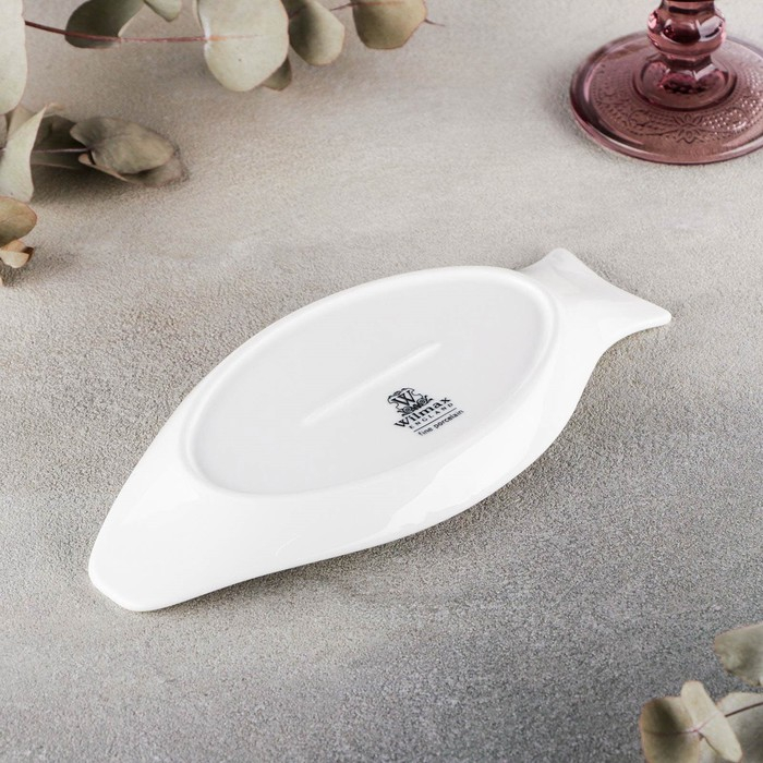 Блюдо фарфоровое для рыбы Wilmax, 22&times;10,5 см, цвет белый