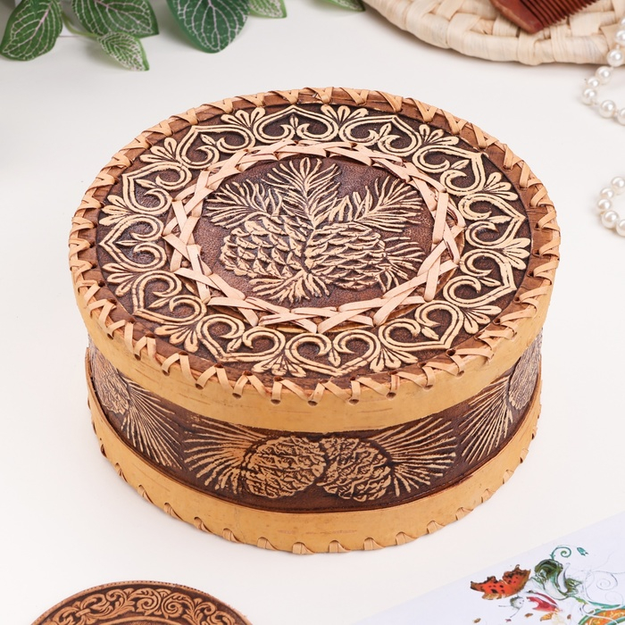 Шкатулка «Шишки», 18,5×18,5×8 см, береста Шкатулка «Шишки», 18,5×18,5×8 см, береста