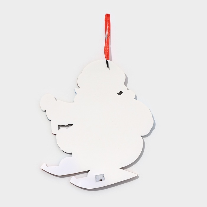 Декоративное светящиеся украшение (подвеска) Декоративное светящиеся украшение (подвеска) "Дедушка мороз на лыжах" 33х29,5 см