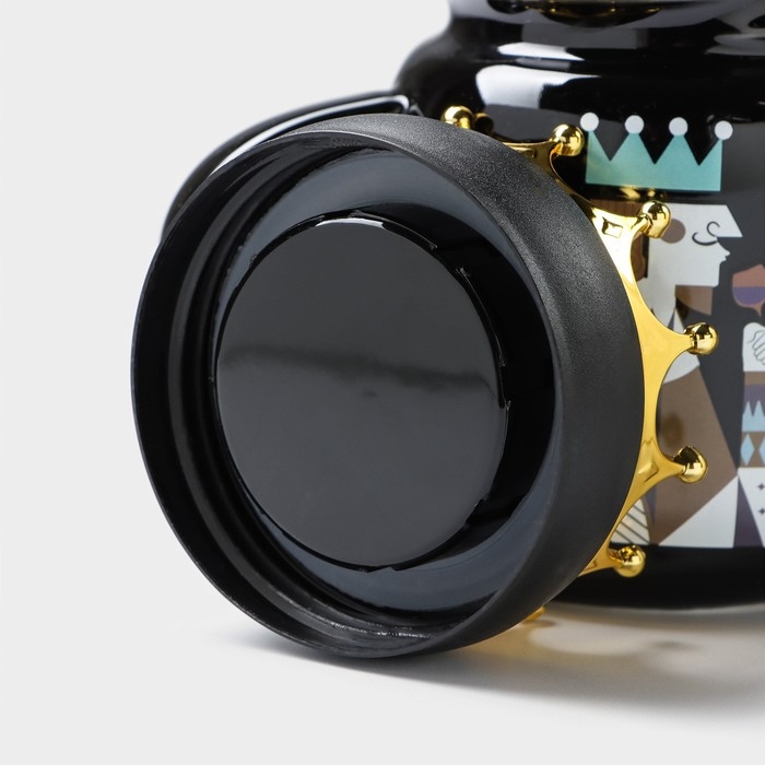 Набор кружек керамических &laquo;Король и королева&raquo;, 2 предмета: 380 мл, цвет чёрный и белый