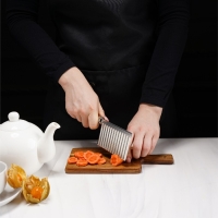 Нож для фигурной резки Доляна &laquo;Вкус&raquo;, 18,5&times;5,5 см, цвет бордовый