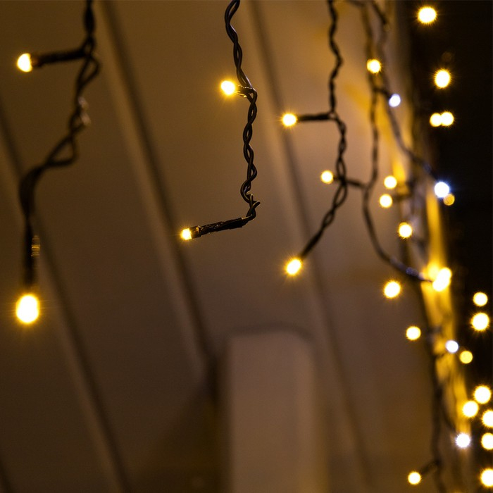 Гирлянда &laquo;Бахрома&raquo; 3 &times; 0.6 м, IP44, УМС, тёмная нить, 160 LED, свечение тёплое белое, мерцание белым, 220 В