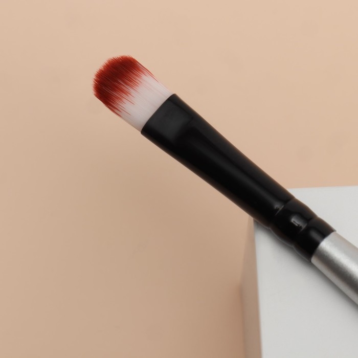 Кисть для макияжа, двусторонняя, 14 (&plusmn; 1) см, цвет чёрный/серебристый