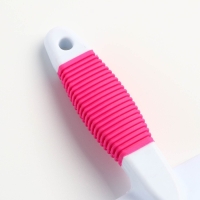 Пуходерка "Риф" без капель с резиновой ручкой 7 х 14 см, розово-белая Пуходерка "Риф" без капель с резиновой ручкой 7 х 14 см, розово-белая