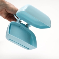 Совок для уборки за собаками с карманом для пакетов, 15,5 см х 9,5 см х 13 см, голубой Совок для уборки за собаками с карманом для пакетов, 15,5 см х 9,5 см х 13 см, голубой