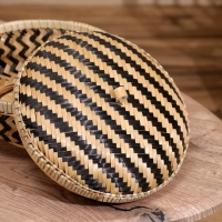 Корзинка с крышкой плетёная, из бамбука 22х22х14 см