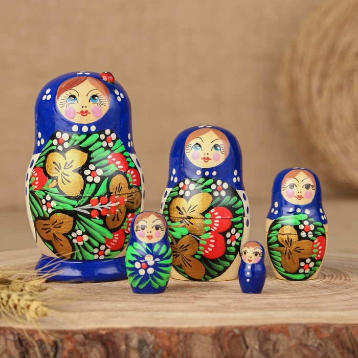 Матрёшка &laquo;Божья коровка&raquo;, голубое платье, 5 кукольная, 9-10 см