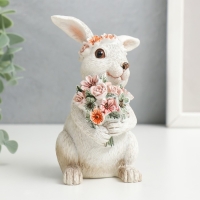 Сувенир полистоун "Зайка с охапкой цветов, в цветочном веночке" 11х7,5х7,5 см Сувенир полистоун "Зайка с охапкой цветов, в цветочном веночке" 11х7,5х7,5 см
