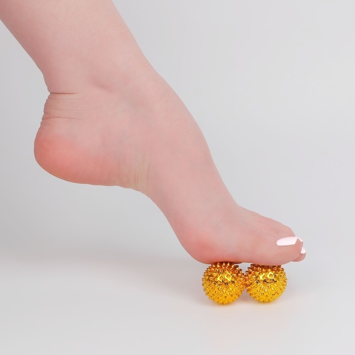 Набор массажёров с магнитом, «Шары», d = 3 см, 2 шт, цвет золотистый Набор массажёров с магнитом, «Шары», d = 3 см, 2 шт, цвет золотистый