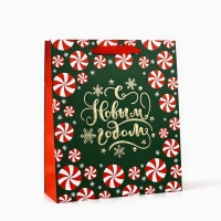 Пакет подарочный новогодний ламинированный &laquo;Новогодние чудеса&raquo;, тиснение, M 30 х 26 х 9 см, Новый год