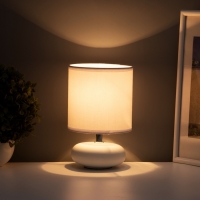 Настольная лампа "Ассенса" Е14 40вт белый 13х13х22 см