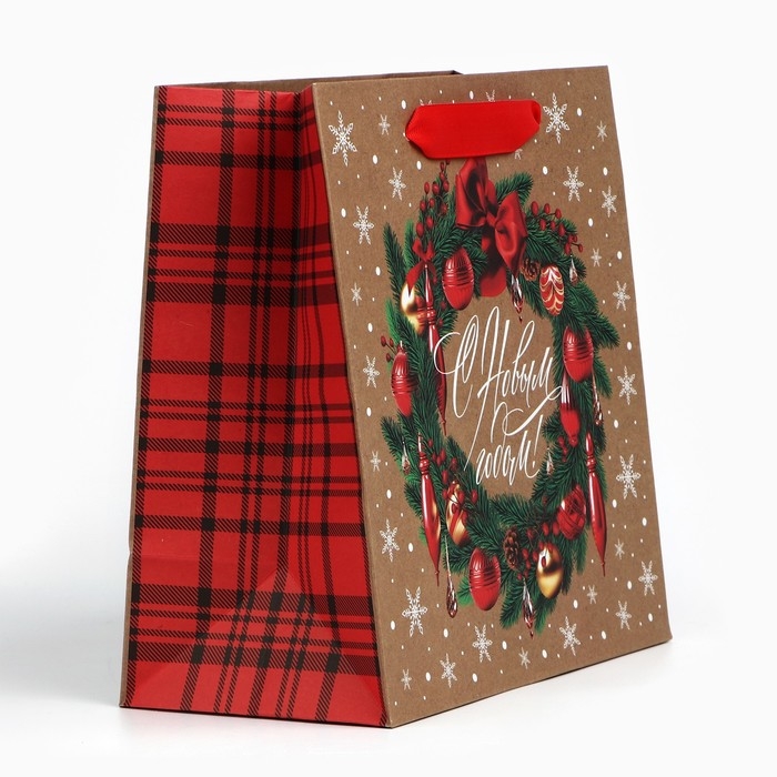 Пакет подарочный новогодний крафтовый квадратный &laquo;Новогодний венок&raquo;, 22 х 22 х 11 см, Новый год