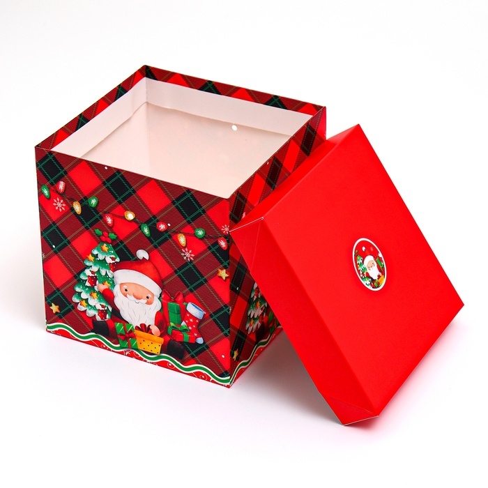 Новый год. Коробка подарочная новогодняя складная "Дедушка мороз" 15х15х15 см.
