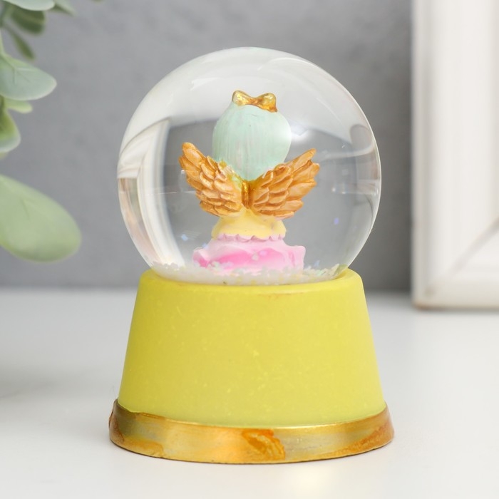 Сувенир полистоун водяной шар свет Сувенир полистоун водяной шар свет "Милый ангелочек" МИКС 4х4х6,7 см