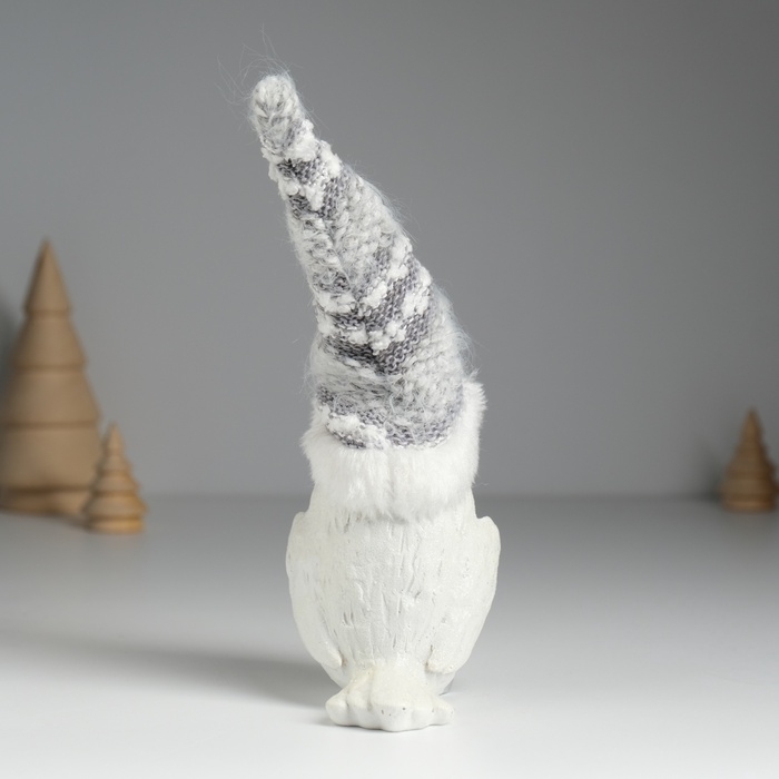 Сувенир полистоун "Птица пучеглазая в серой шапке" 6,5х8х23 см