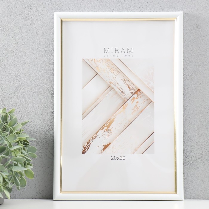 Фоторамка пластик Фоторамка пластик "МИРАМ" 20х30 см, 636461 белый с золотом (пластиковый экран)