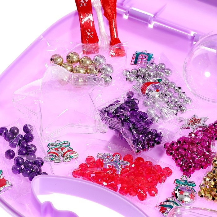 Набор для творчества в чемодане «Создай своё новогоднее украшение» Набор для творчества в чемодане «Создай своё новогоднее украшение»