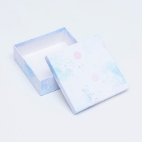 Подарочная коробка квадратная "Небо",13,5 х 13,5 х 5 см