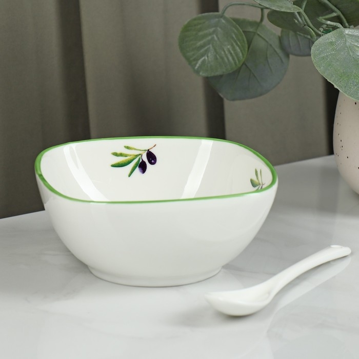 Салатник фарфоровый с ложкой Доляна &laquo;Олива&raquo;, 300 мл