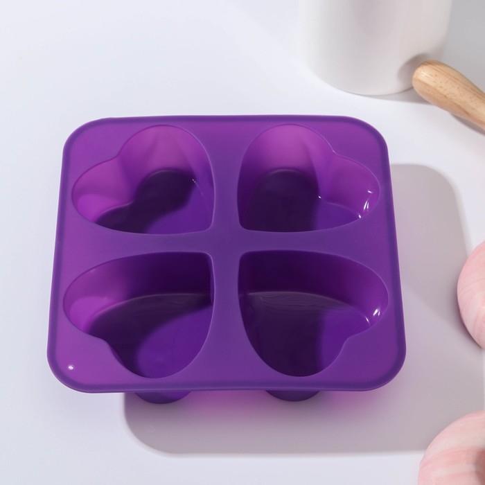 Форма для выпечки Доляна «Сердца», силикон, 16×16 см, 4 ячейки (7×7×3 см), цвет красный Форма для выпечки Доляна «Сердца», силикон, 16×16 см, 4 ячейки (7×7×3 см), цвет красный