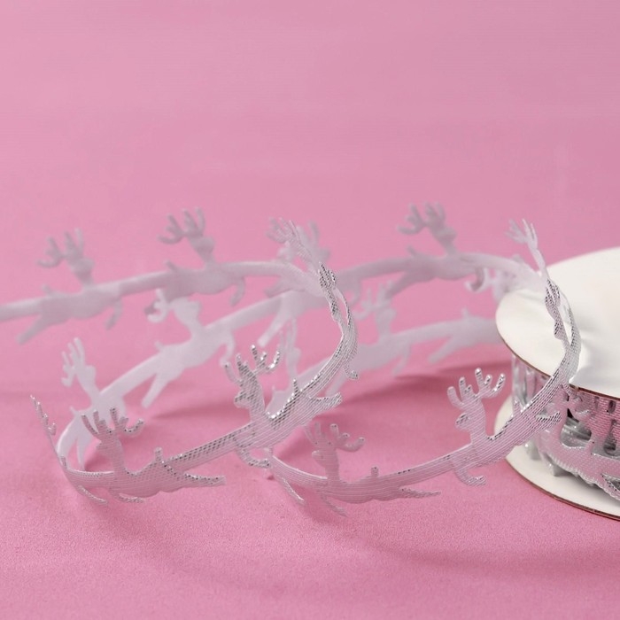 Новый год! Лента декоративная фигурная &laquo;Олени&raquo;, 20 мм, 9 &plusmn; 0,5 м, цвет серебряный