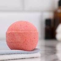 Бомбочка для ванны "Клубника" Добропаровъ, 110 гр Бомбочка для ванны "Клубника" Добропаровъ, 110 гр