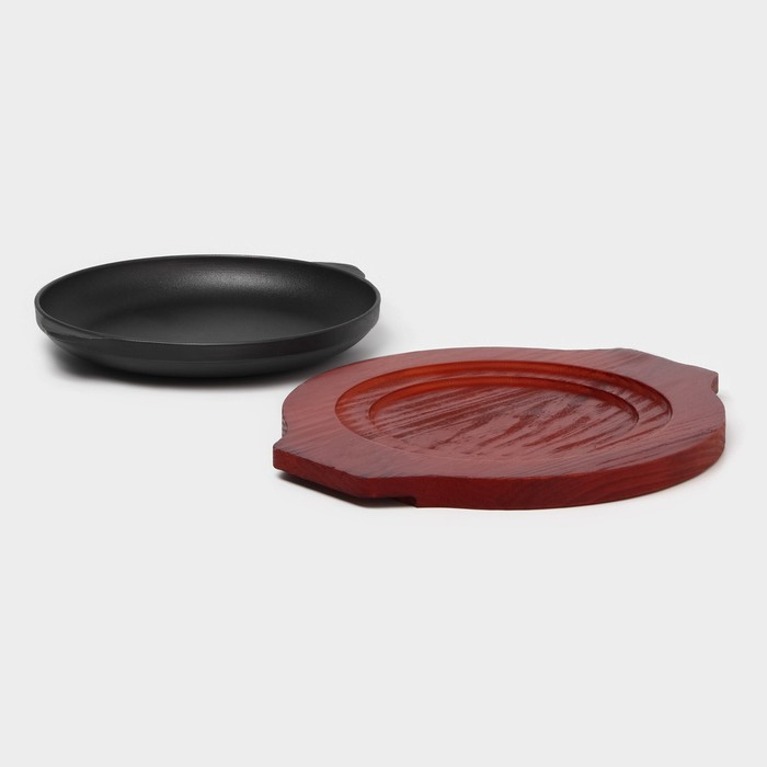 Сковорода чугунная &laquo;Круг&raquo;, d=20,5 см, на деревянной подставке