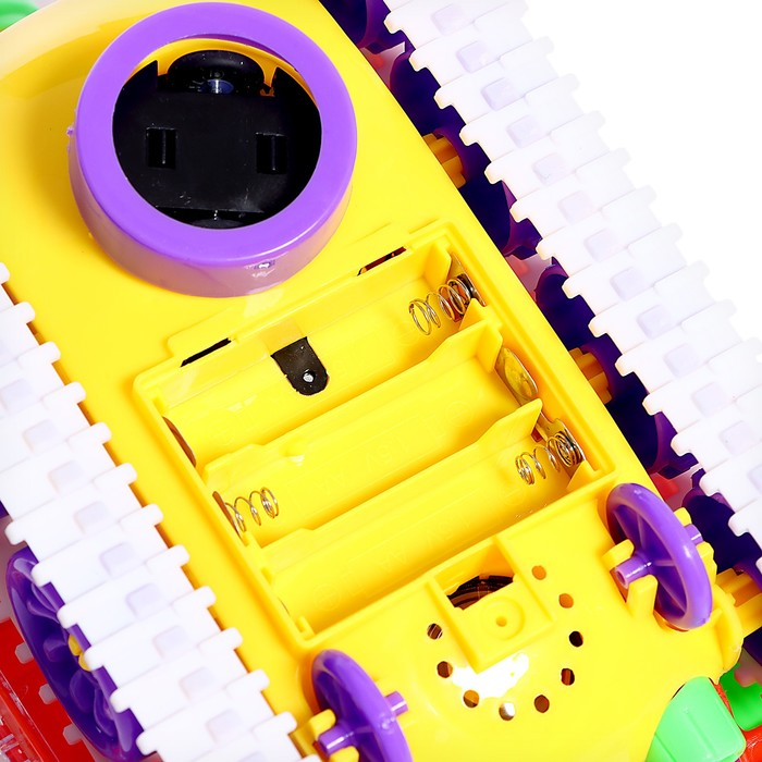 Танк &laquo;Разрушитель&raquo;, стреляет, световые и звуковые эффекты, работает от батареек