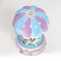 Сувенир музыкальный механический свет "Карусель - кони" голубая 10,5х10,5х15 см Сувенир музыкальный механический свет "Карусель - кони" голубая 10,5х10,5х15 см