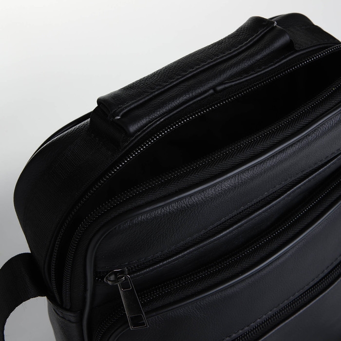 Сумка мужская на молниях, длинный ремень, цвет чёрный