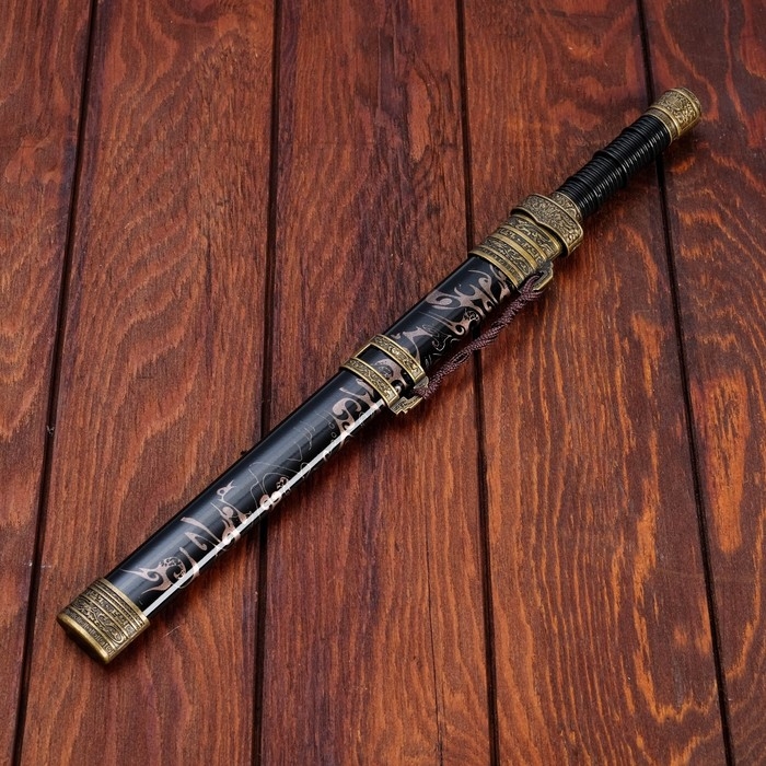 Сувенирный меч, прямой с резьбой по лезвию, ножны пустыня, 3 вставки металл, 40см Сувенирный меч, прямой с резьбой по лезвию, ножны пустыня, 3 вставки металл, 40см