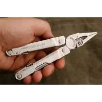 Мультитул Rebar с нейлоновым чехлом Мультитул Rebar с нейлоновым чехлом