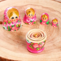 Матрёшка &laquo;Розочки&raquo;,  розовое платье, 5 кукольная, 10 см