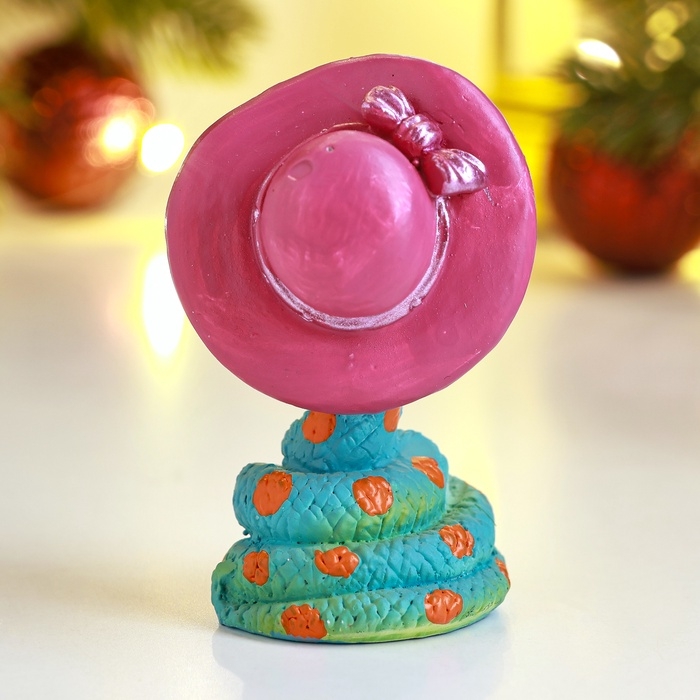 Новый год. Символ 2025. Фигура Новый год. Символ 2025. Фигура "Змейка в шляпке" 4х6х6см, цветная