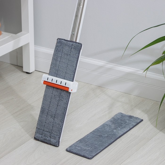 Швабра с отжимом и водосгоном Raccoon, 2 насадки из микрофибры 39&times;12 см, стальная ручка 130 см