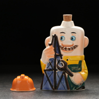 Штоф фарфоровый &laquo;Нефтяник. 4 сентября&raquo;, в упаковке книге