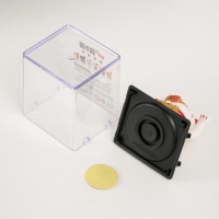 Маятник пластик "Белый Манэки-нэко со слитками Ямб" 5х5х6 см