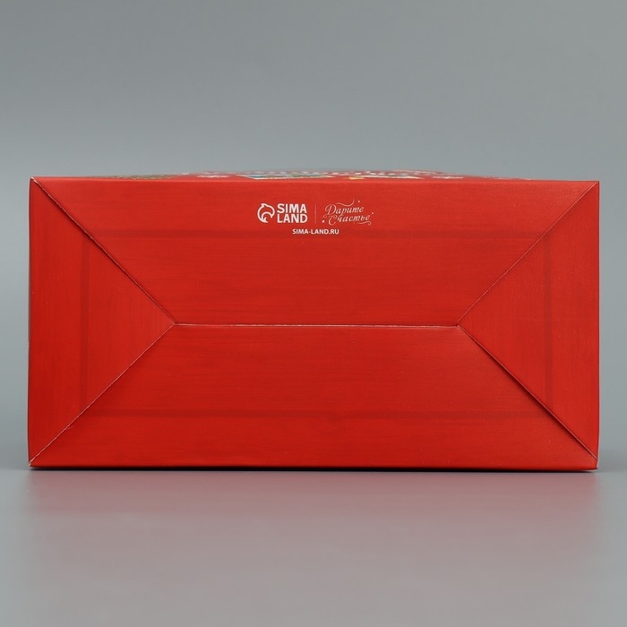 Коробочка для кексов &laquo;Волшебство в твоих руках&raquo;, 16 х 10 х 8 см, Новый год