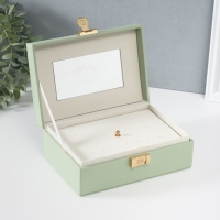 Шкатулка кожзам для украшений "Стёганная. Полоски" серо-зелёная 14х20х8 см Шкатулка кожзам для украшений "Стёганная. Полоски" серо-зелёная 14х20х8 см