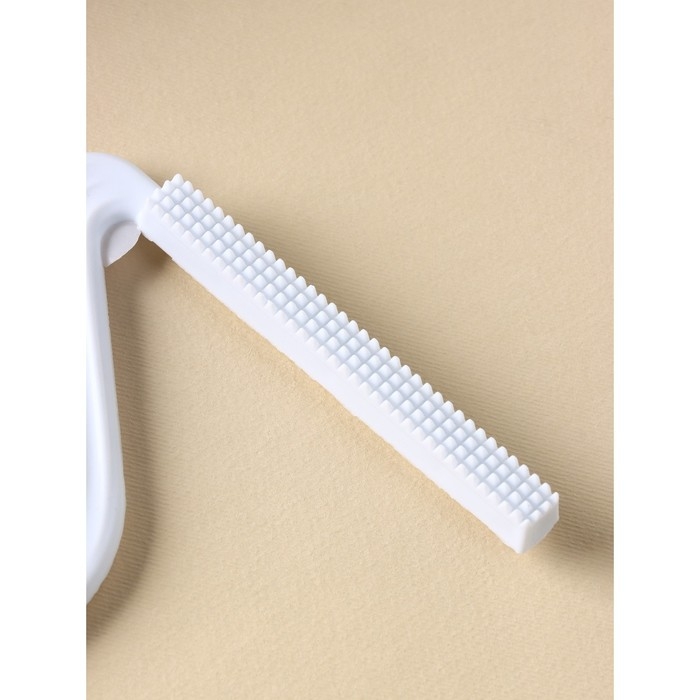 Скребок для чистки одежды, ковров, мебели, двусторонний Доляна, металл+пластик, 10,8×16,5 см Скребок для чистки одежды, ковров, мебели, двусторонний Доляна, металл+пластик, 10,8×16,5 см