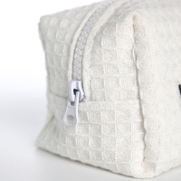 Косметичка на молнии TEXTURA, цвет белый Косметичка на молнии TEXTURA, цвет белый