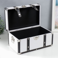 Шкатулка дерево кожзам "Сундук с ремнями" белый 19х21х35 см Шкатулка дерево кожзам "Сундук с ремнями" белый 19х21х35 см