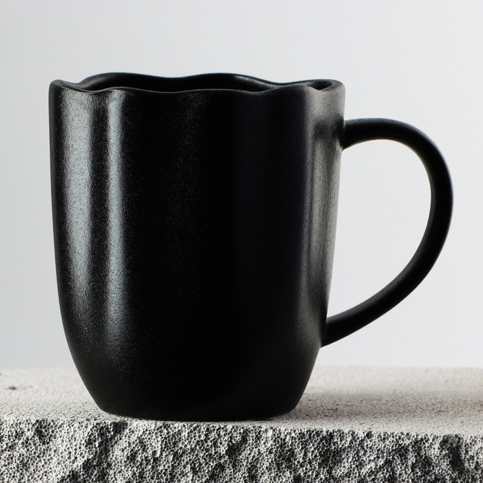 Кружка керамическая неровный край &laquo;Чёрная&raquo;, 350 мл, цвет чёрный