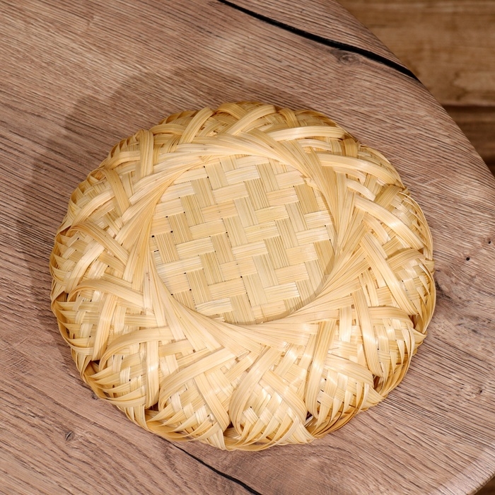 Корзинка плетёная, из бамбука 23х23х6 см