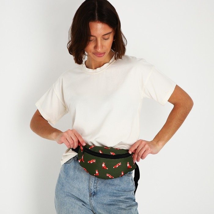 Сумка поясная Лисы, 32х8х15 см, отд на молнии, цвет зелёный Сумка поясная Лисы, 32х8х15 см, отд на молнии, цвет зелёный