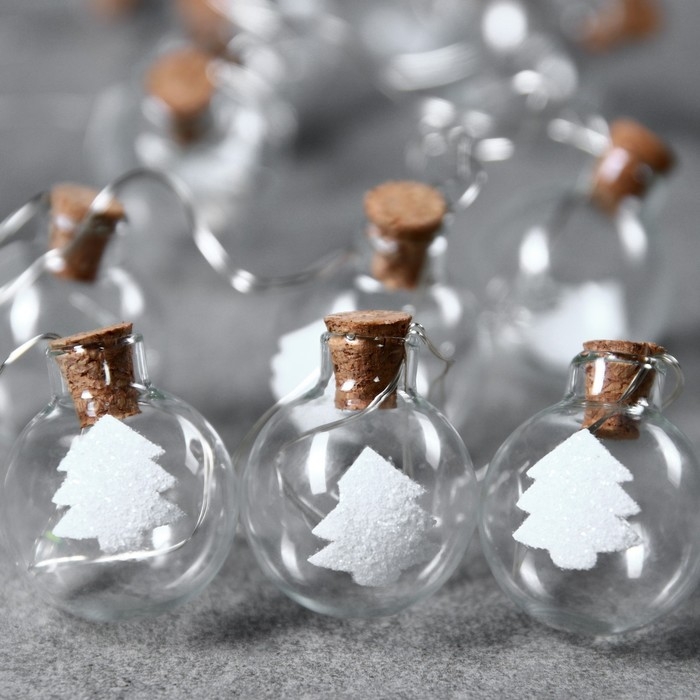 Гирлянда &laquo;Нить&raquo; 1.6 м с насадками &laquo;Шарики с ёлочкой&raquo;, IP20, серебристая нить, 15 LED, батарейки ААх2 (нет в комплекте), свечение тёплое белое