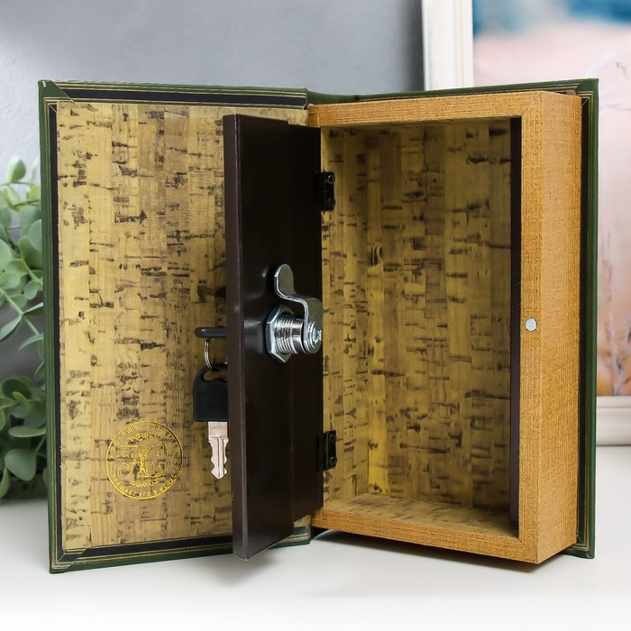 Сейф-книга дерево кожзам Сейф-книга дерево кожзам "Путешествия Гулливера. Джонатан Свифт" 21х13х5 см