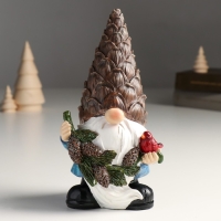 Сувенир полистоун "Дед Мороз в колпаке-шишке, с еловой веточкой и птичкой" 9х10х19,5 см